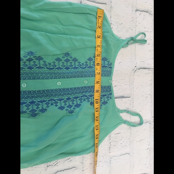 Kirra Turquoise Green Embroidered Crop - Picture 7 of 7